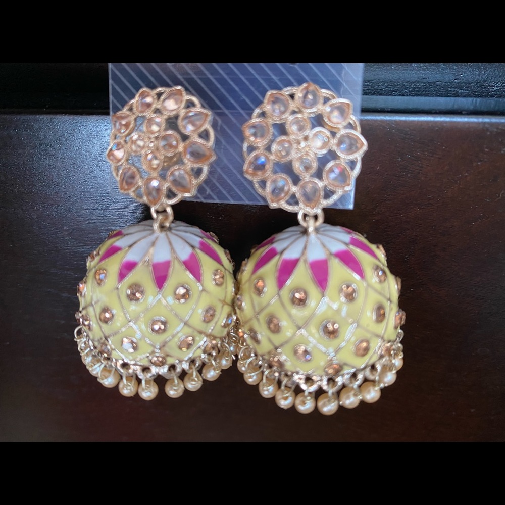 Imitation jewelry.Earrings.
